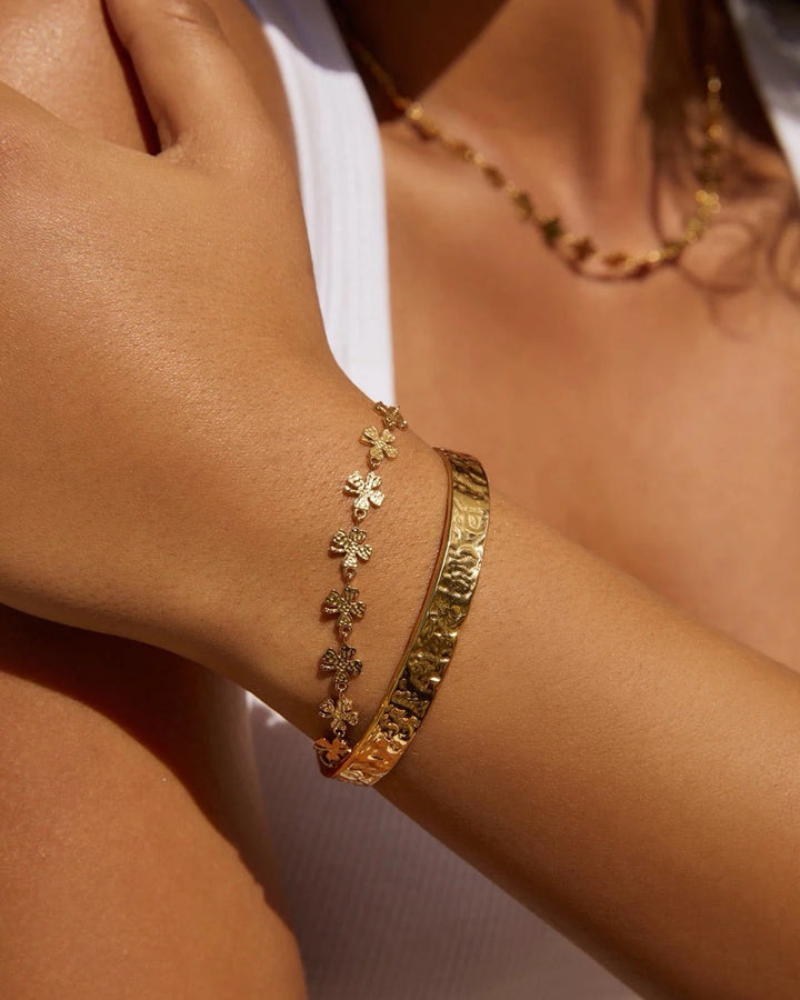LUCKY CHARM GOLD CLOVER BRACELET
