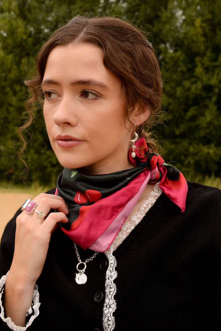 PEARS AND CHERRIES SCARF