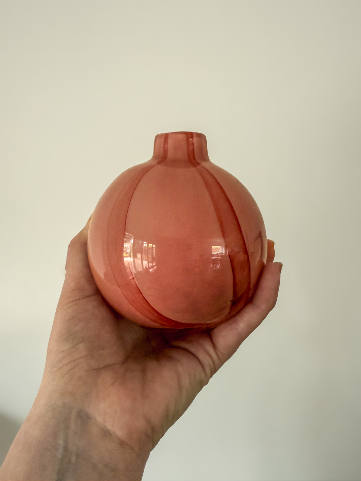 Candy Mini Ball Berry Vase - Image 4