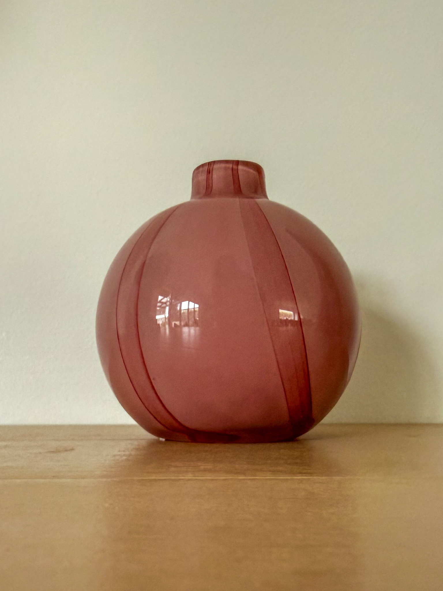 Candy Mini Ball Berry Vase